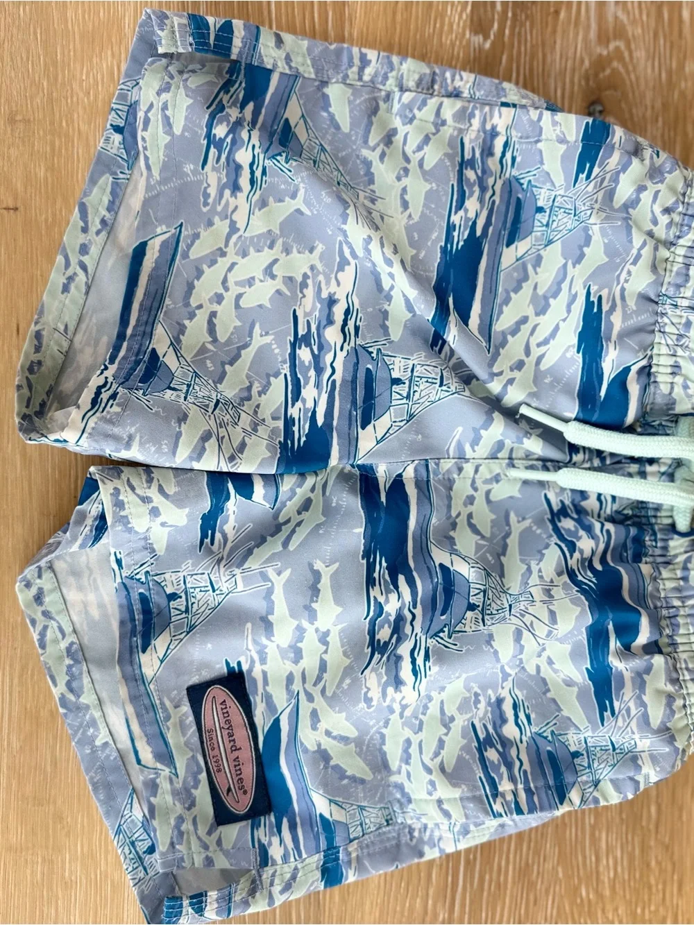Vineyard Vines lightweight swim